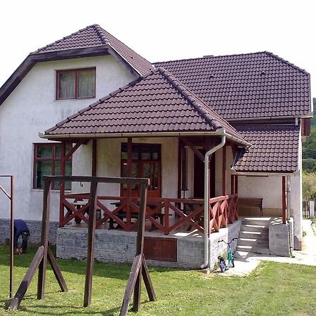 Huta Vendeghaz Hotell Kishuta Exteriör bild