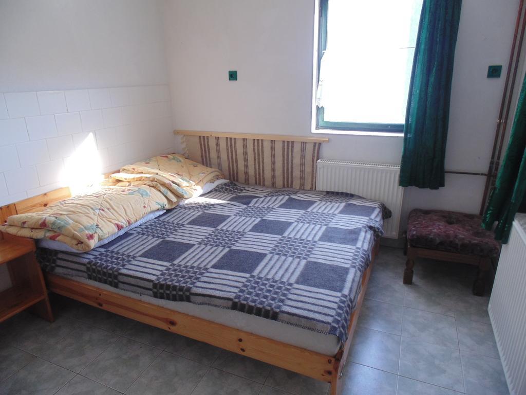Huta Vendeghaz Hotell Kishuta Exteriör bild