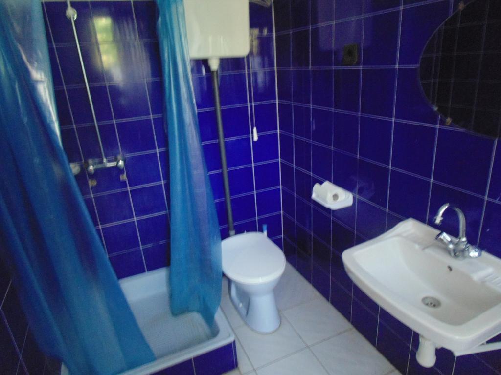 Huta Vendeghaz Hotell Kishuta Exteriör bild